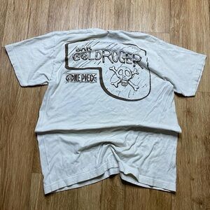 Onepiece White Skull Graphic Tee